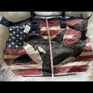 Shamu all American tote 🐋🐳